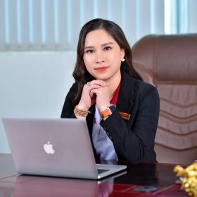 Bà Lê Thị Hồng Vân