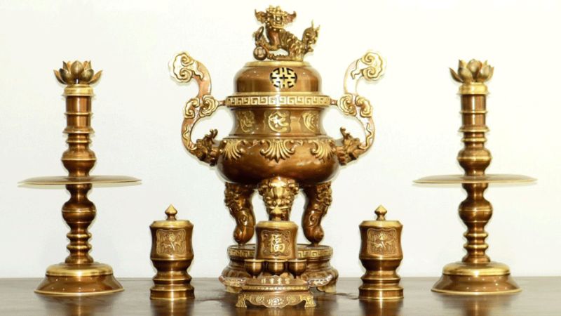 Ý nghĩa của chóe thờ trong bộ đồ thờ truyền thống.