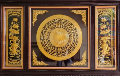 Cách treo mặt trống đồng theo quan niệm truyền thống.