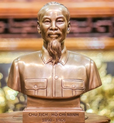 Tượng đồng Bác Hồ bán thân 30cm – Chất liệu đồng đỏ