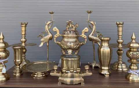 Bộ ngũ sự thể hiện lòng thành kính đối với tổ tiên và thần linh